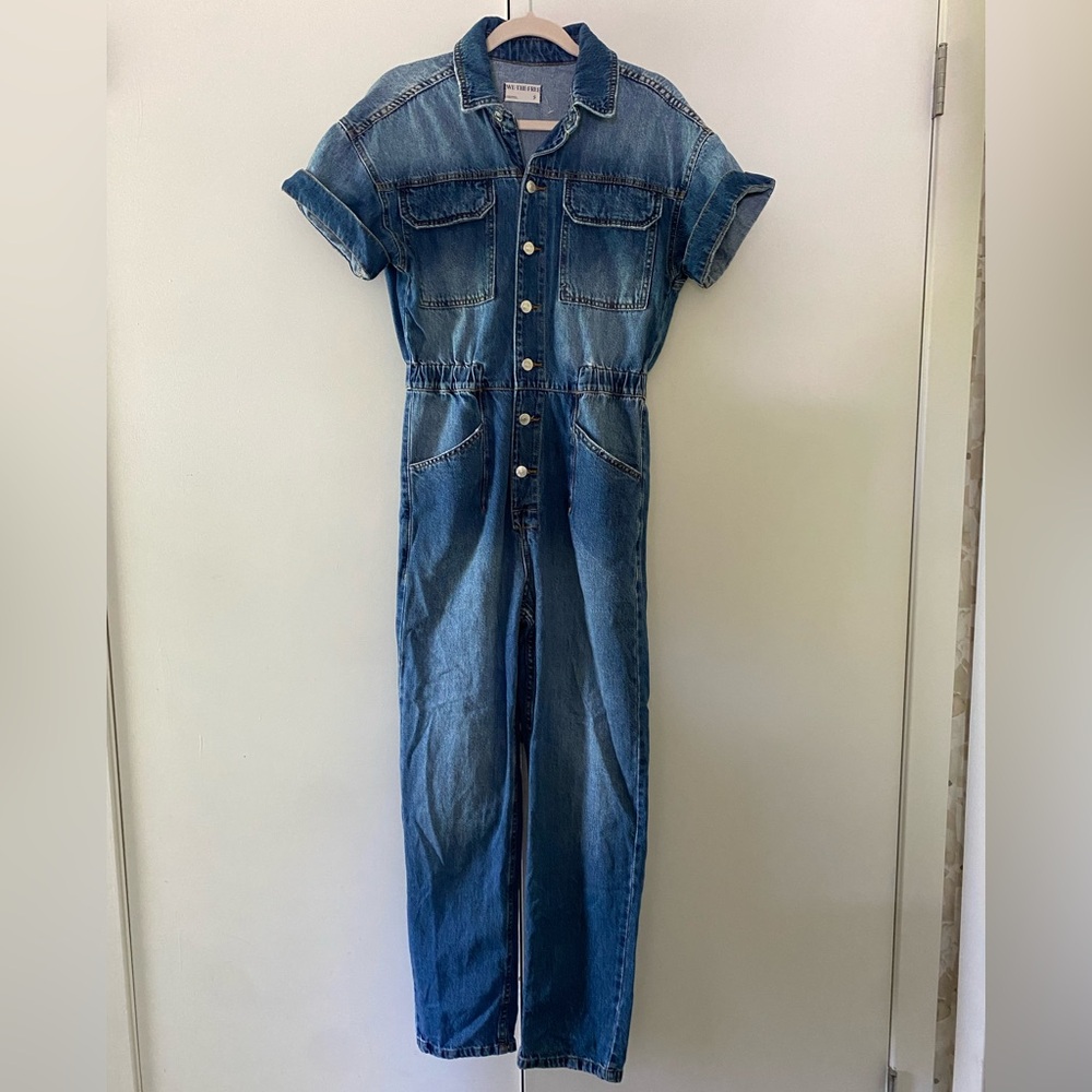 Free People Denim Jumpsuit (NEVER WORN) small